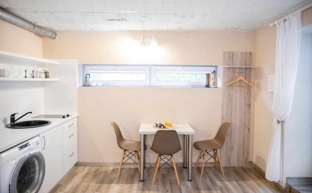 Apartment In Garage With Free Parking 카우나스 외부 사진